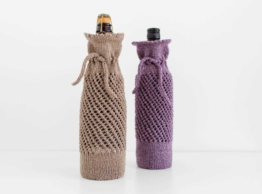 Free knitted wine bottle cozy pattern