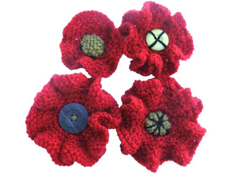 Knitting pattern for a remembrance poppy