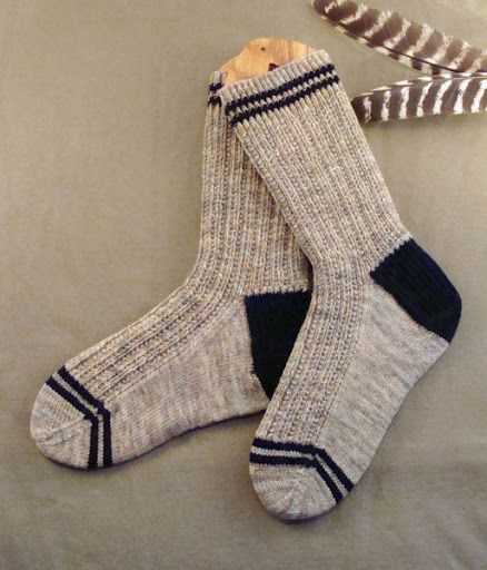 Men's ribbed socks knitting pattern