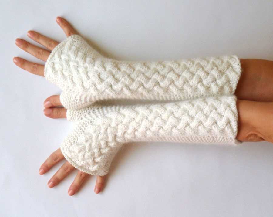 Cable knit fingerless gloves pattern