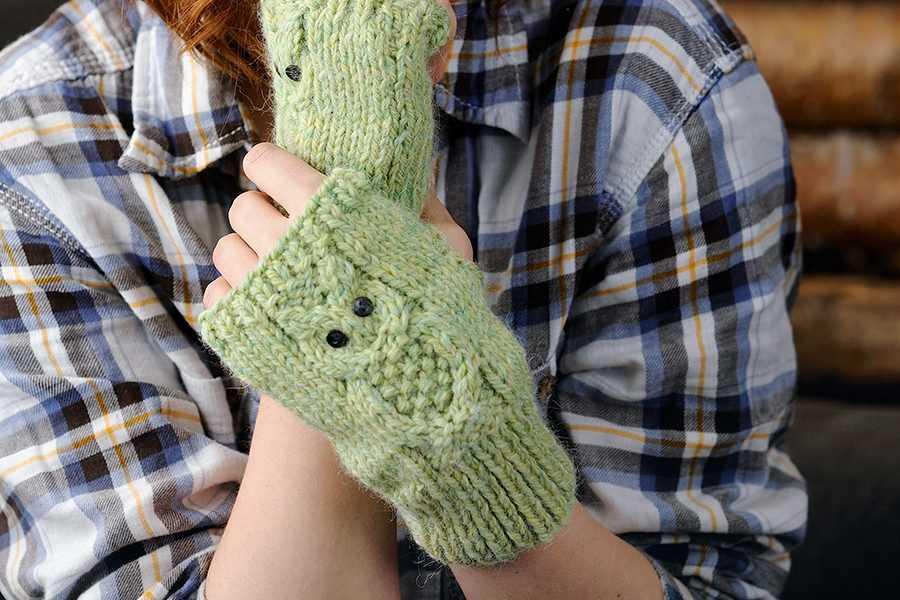 Free owl fingerless gloves knitting pattern