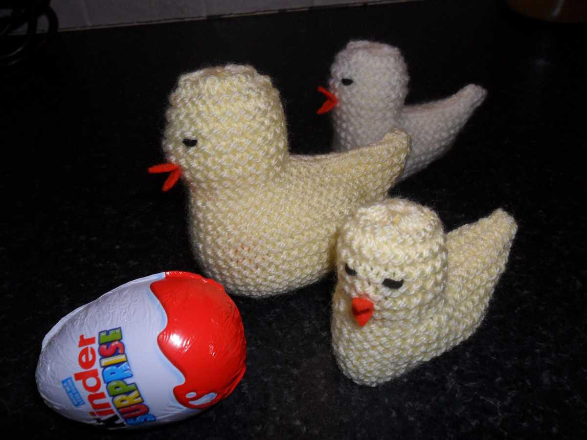 Free creme egg bunny knitting pattern