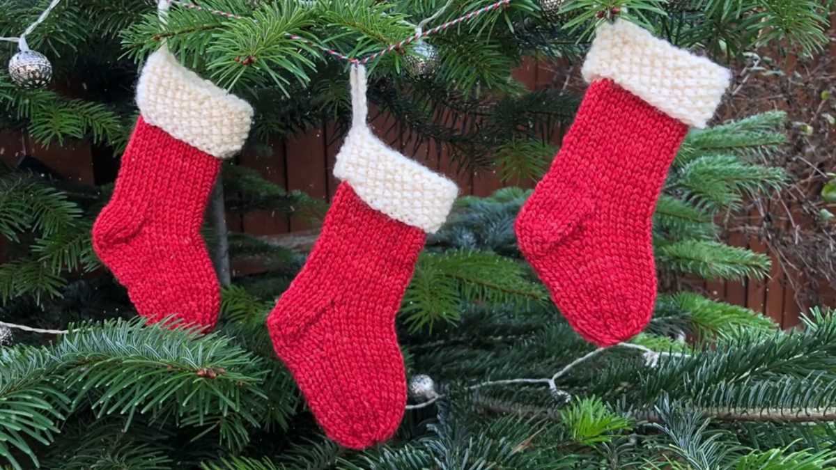 Christmas stocking knit pattern easy