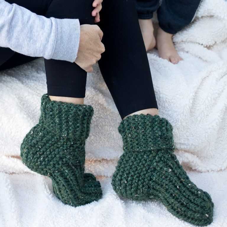 Free pattern knitted slippers