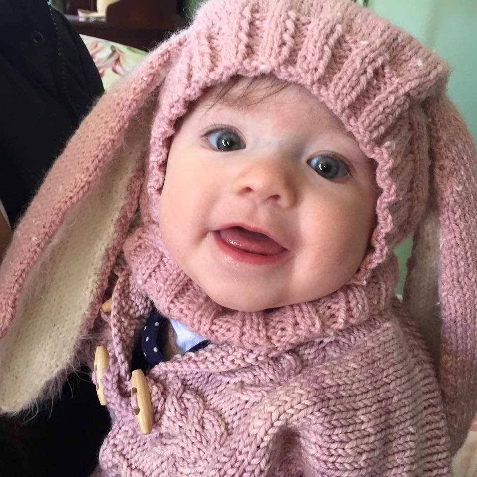 Knitted bunny hat pattern