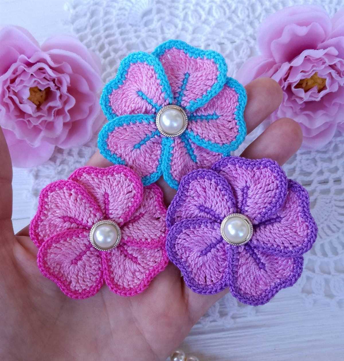 Small knitted flower pattern