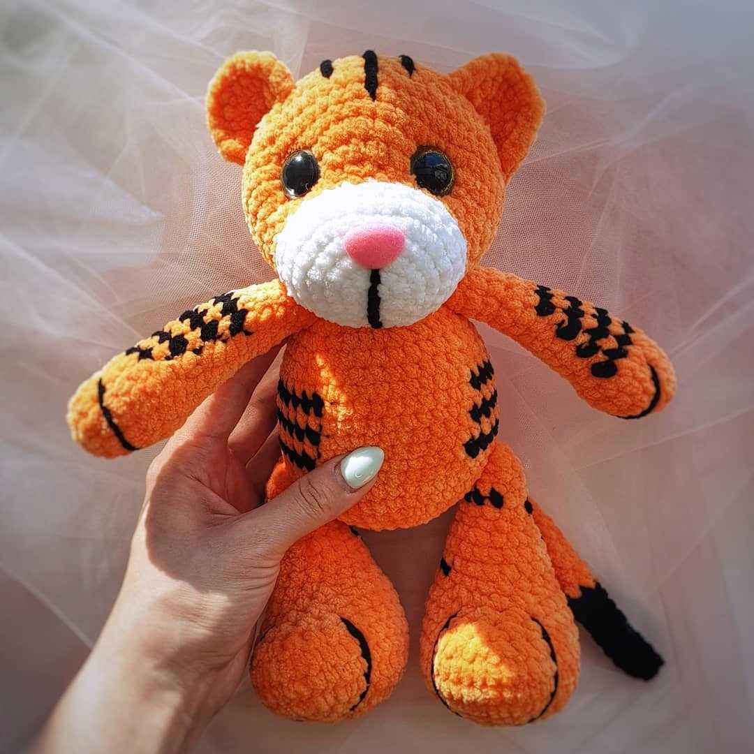 Knitted tiger toy pattern