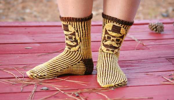 Socks for cats knitting pattern