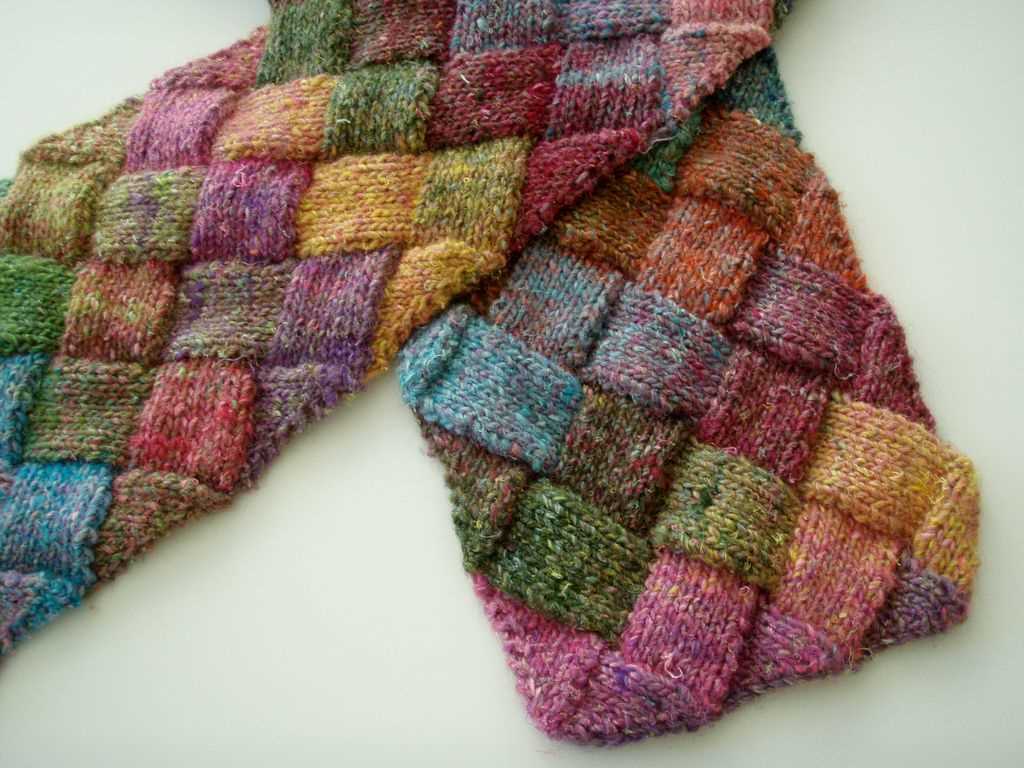 Pretty knit scarf pattern