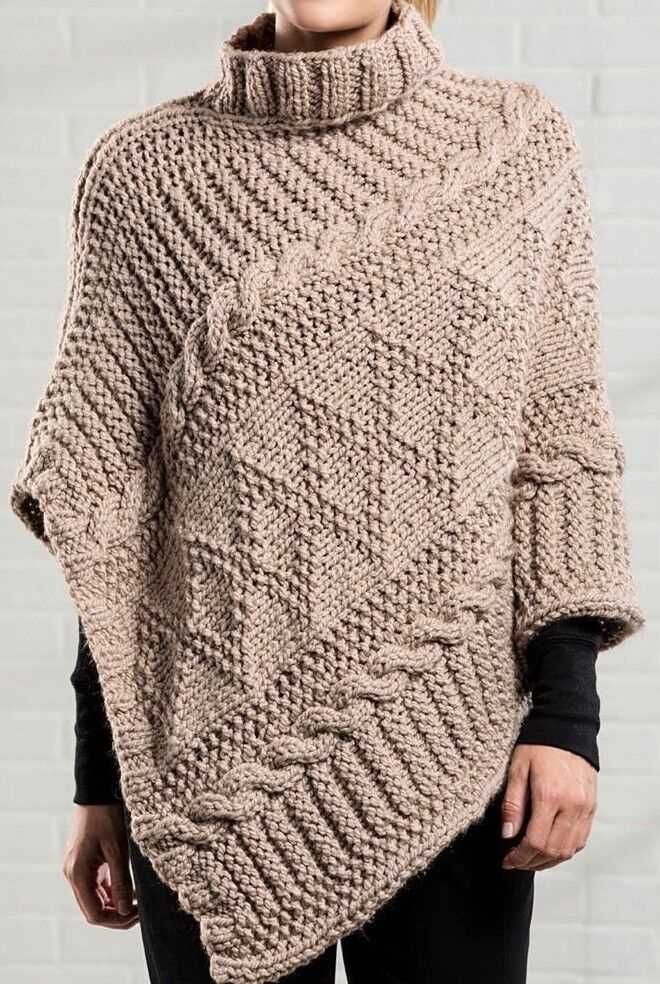 Knitting pattern for a poncho with sleeves