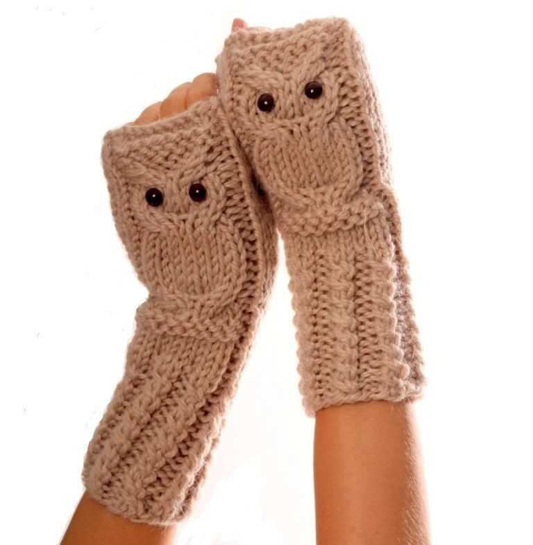 Alpaca fingerless gloves knitting pattern