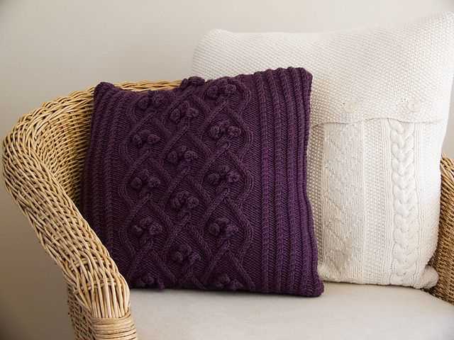 Aran cushion cover knitting pattern