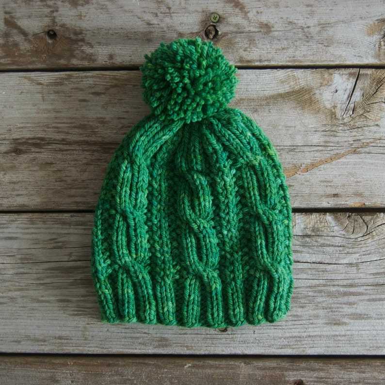 Aran cable hat knitting pattern