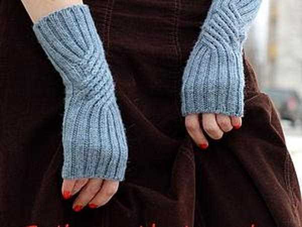 Aran fingerless gloves free knitting pattern