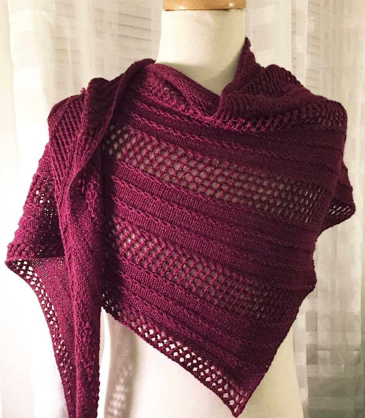 Asymmetrical triangle shawl knitting pattern