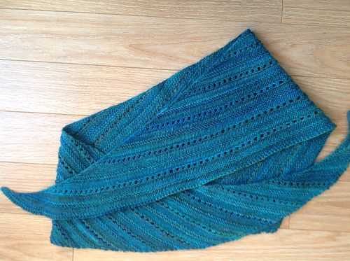 Asymmetrical triangle shawl knitting pattern