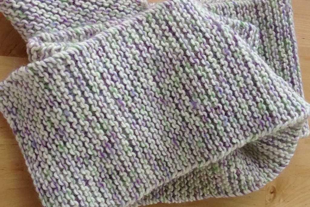 Beginner knitted scarf pattern