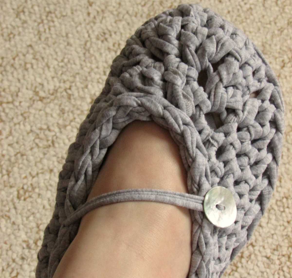 Beginner chunky knit slippers free pattern