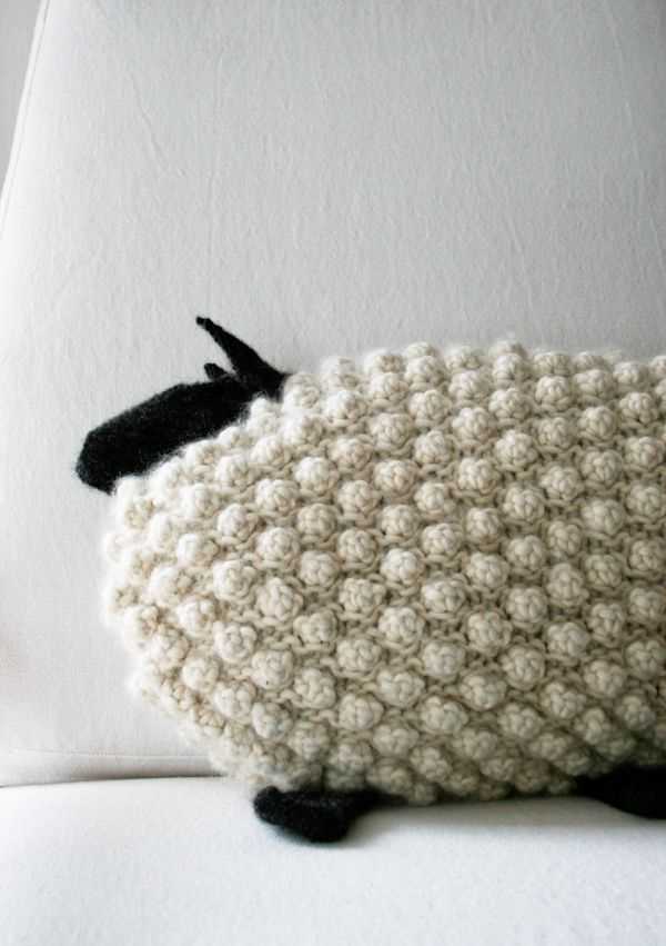 Bobble sheep pillow knitting pattern