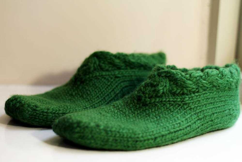 Bulky slippers knitting pattern