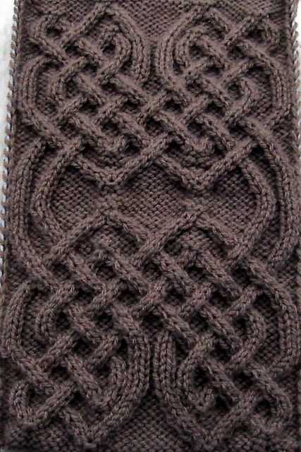 Celtic knot knitting pattern