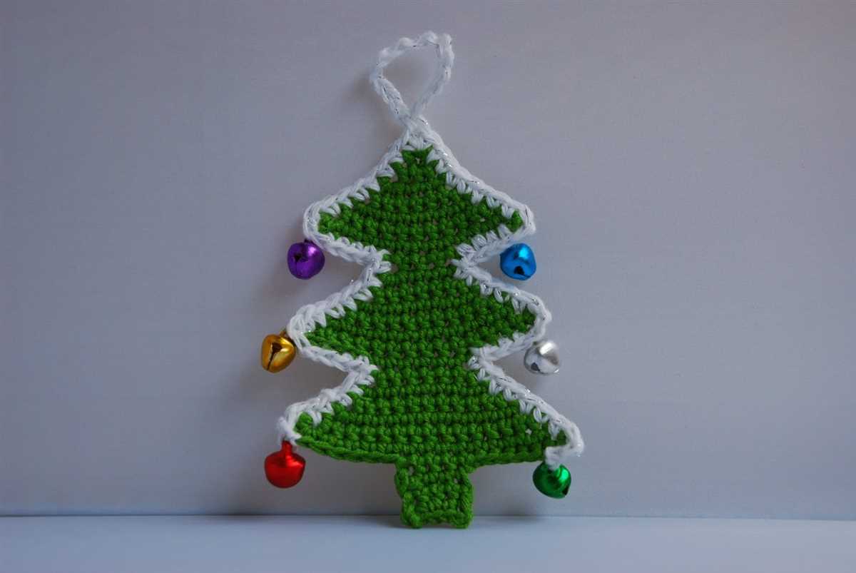 Christmas tree garland knitting pattern