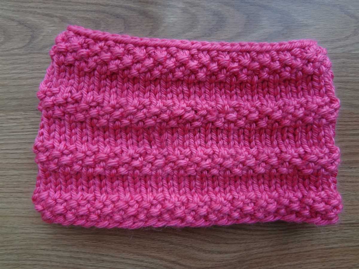 Cowl patterns knitted in the round