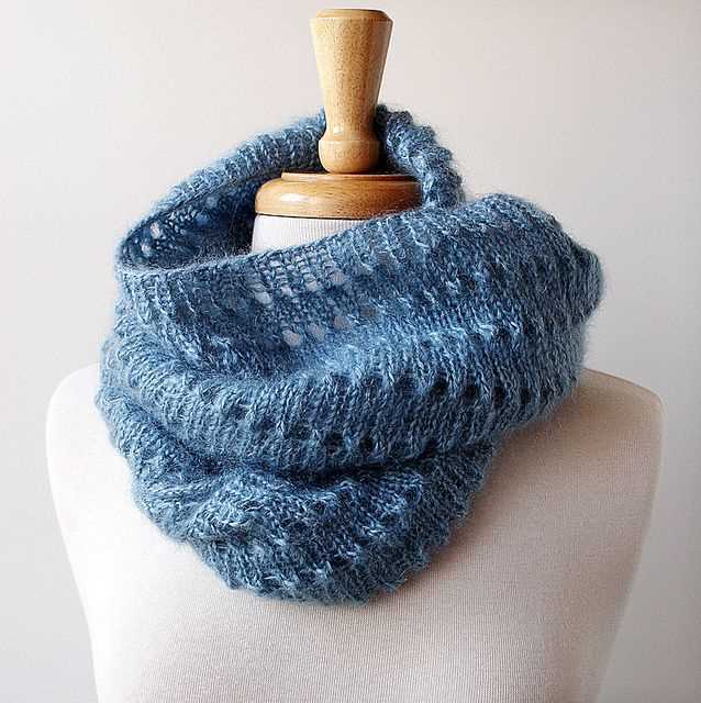 Cowl patterns knitted in the round