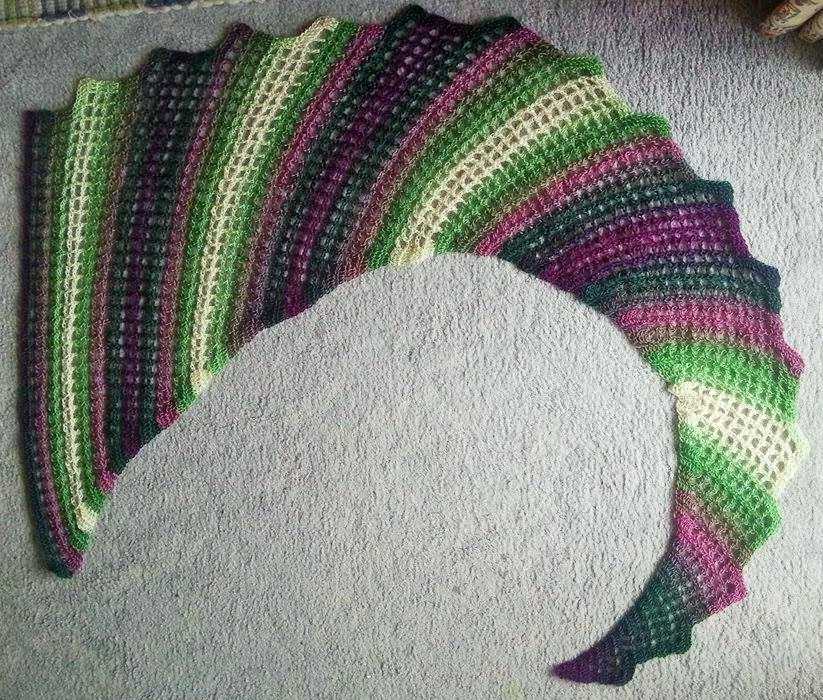 Dragon tail shawl knitting pattern