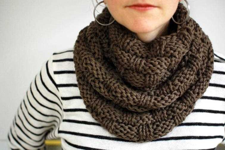 Easy chunky cable knit scarf pattern