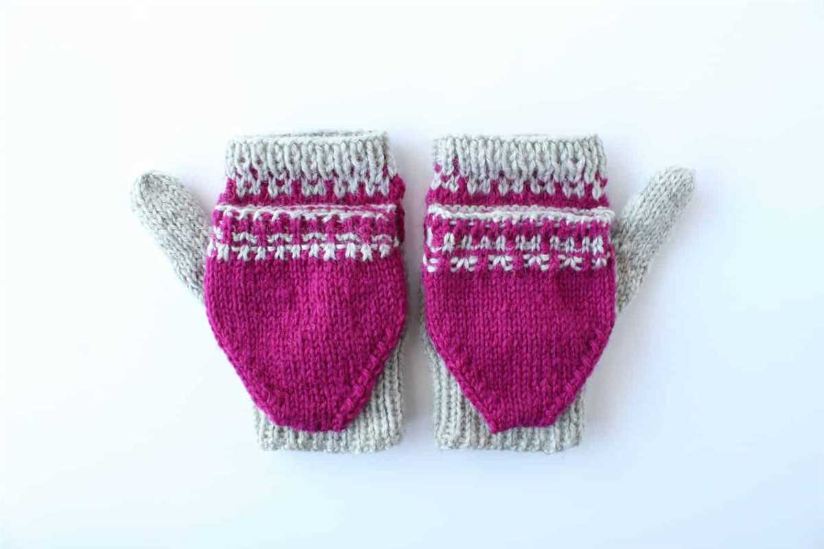 Flap mittens knitting pattern