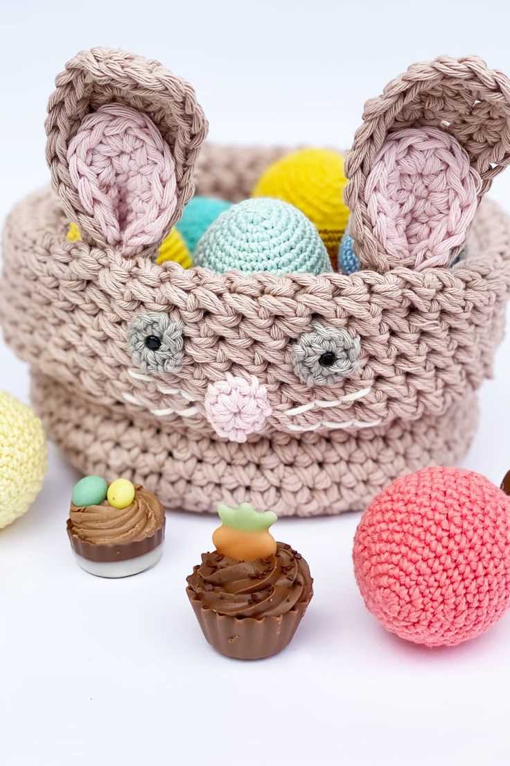 Free knitted bunny egg cosy pattern