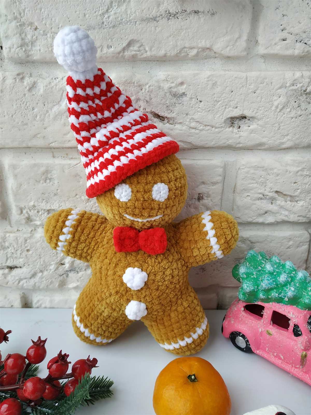 Free knitted gingerbread man pattern