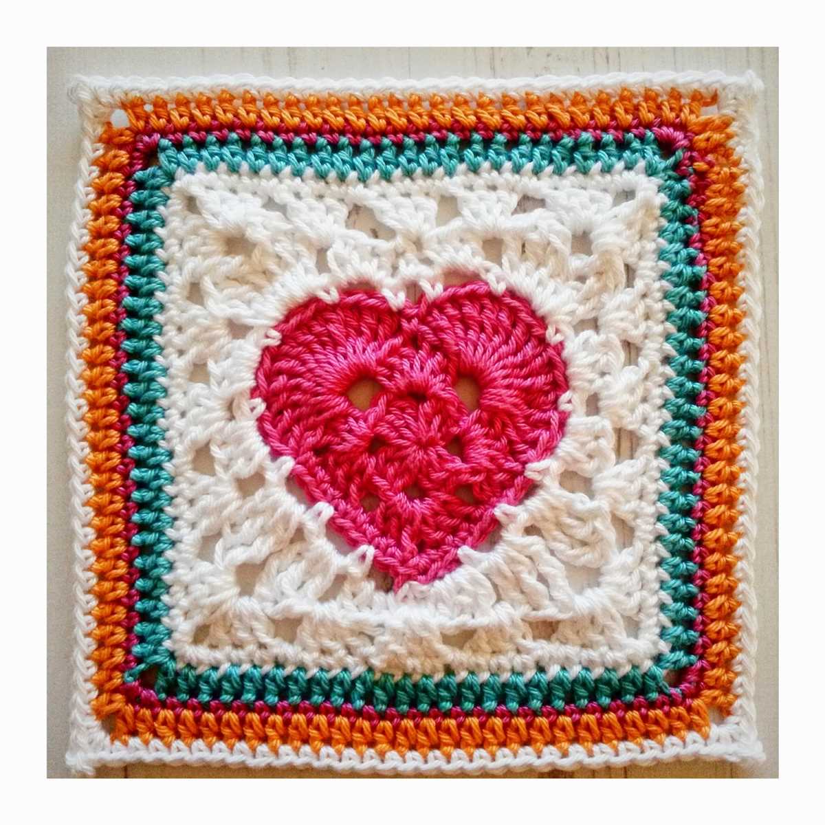 Free knitted heart square pattern