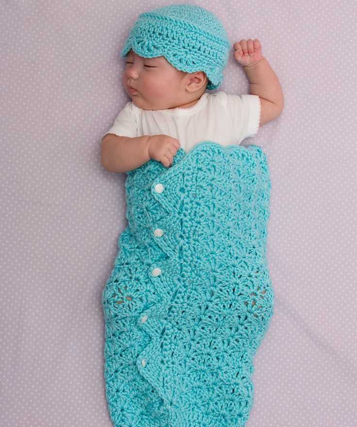 Free knitting pattern baby cocoon and hat