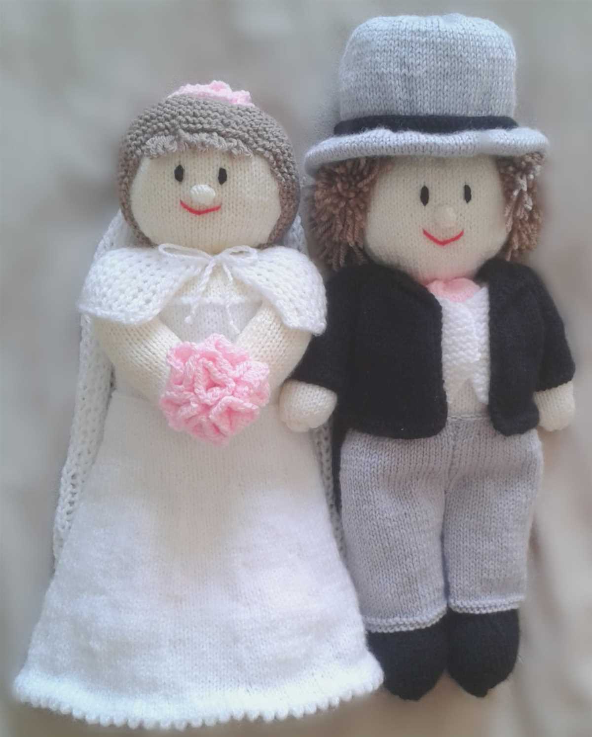 Free knitting pattern for bride and groom dolls