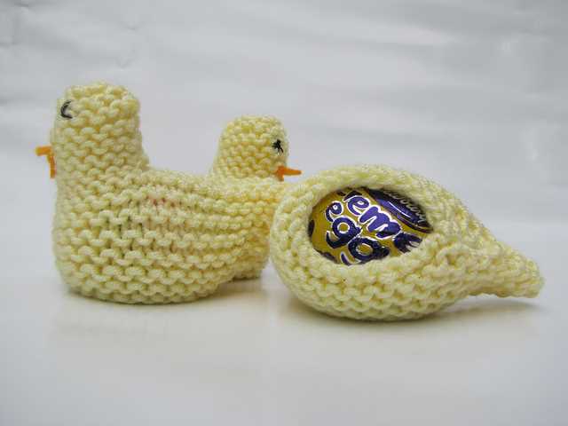 Free knitting pattern for easter bunny creme egg cover