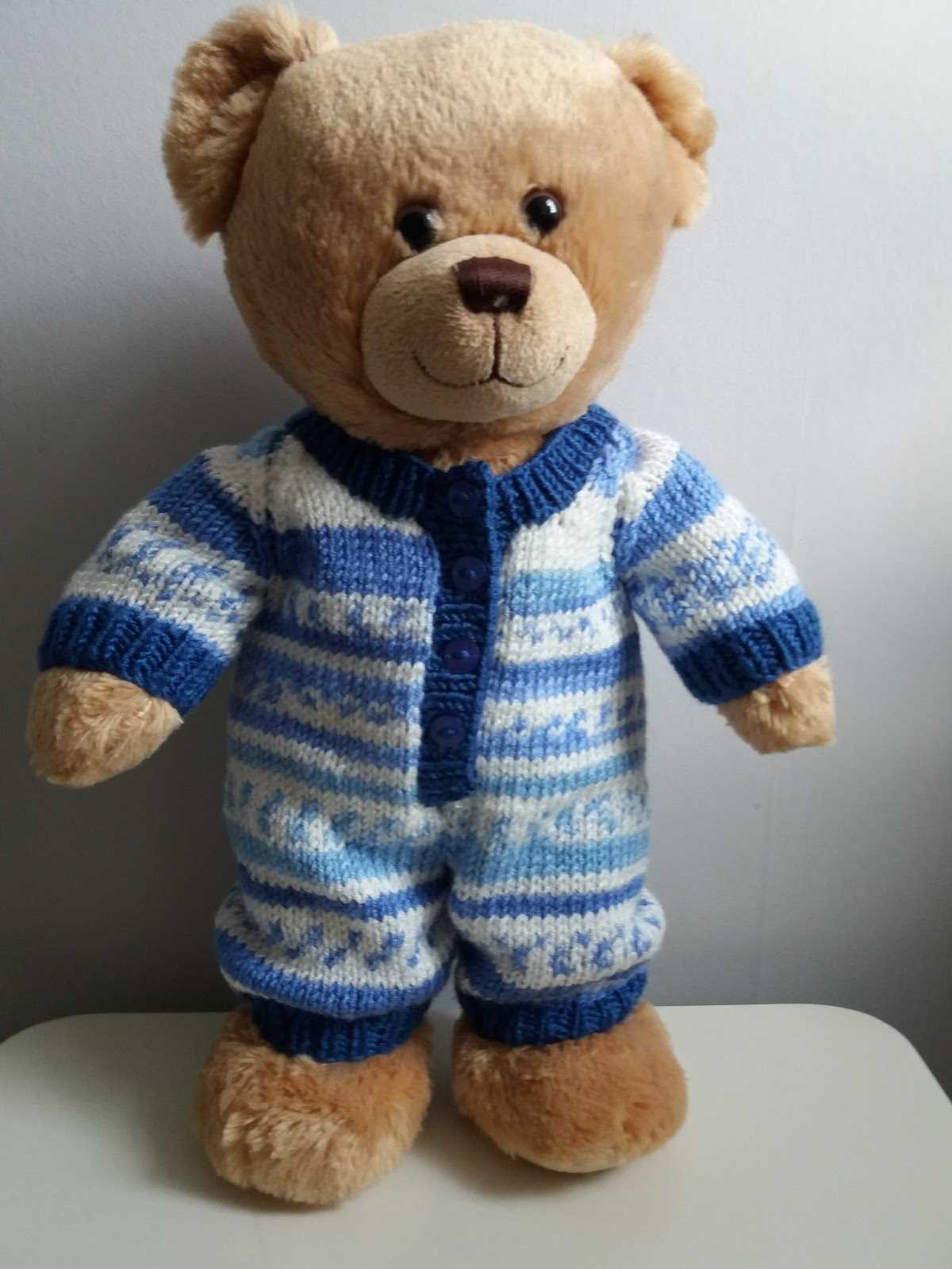 Free knitting pattern for teddy bear clothes