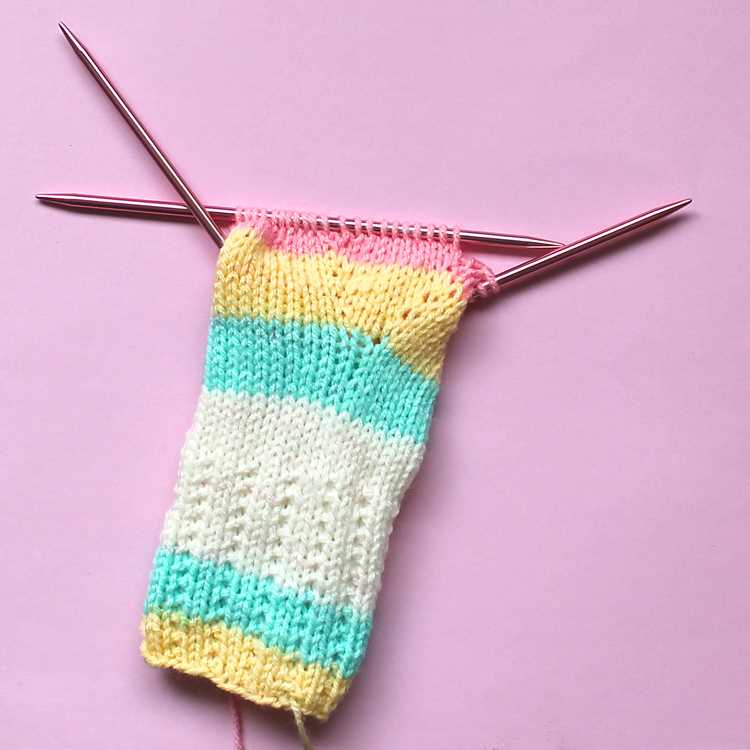 Free knitting patterns for gloves on two needles