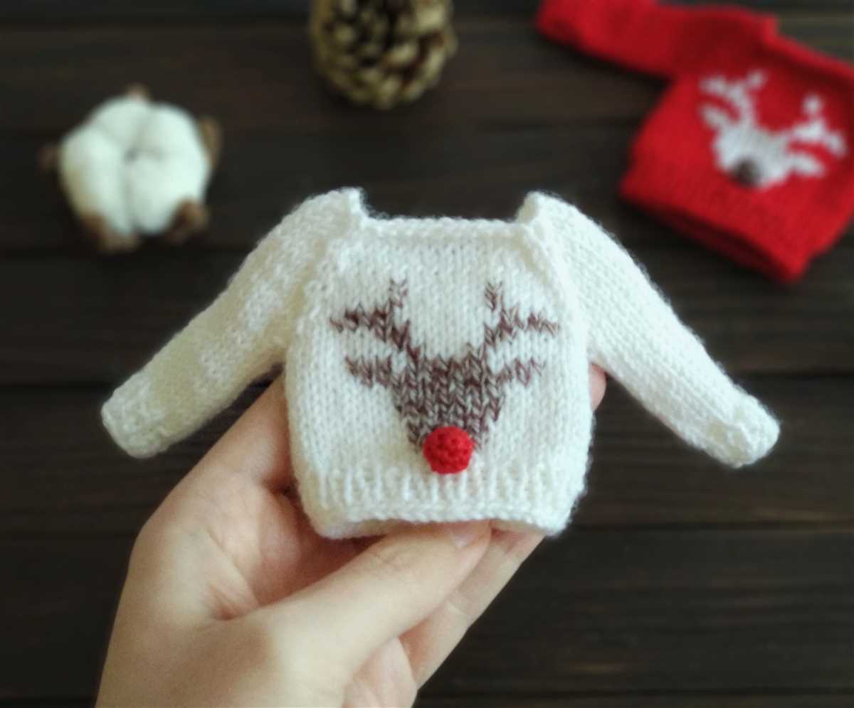 Free mini sweater knit pattern