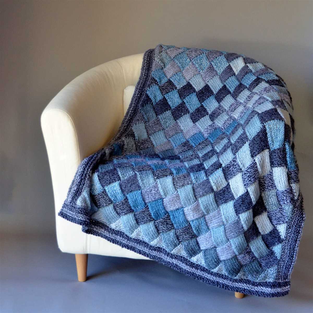 Free patterns for knitted prayer squares