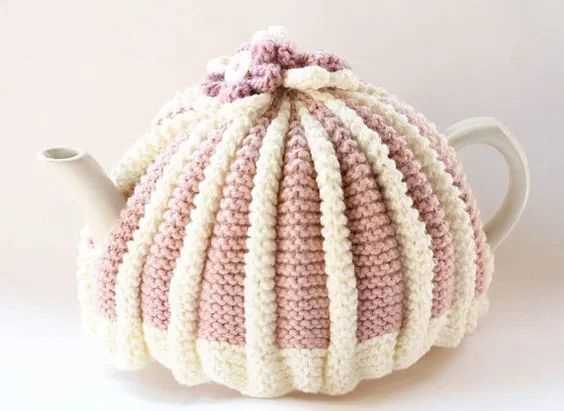 Free tea cosy knitting pattern