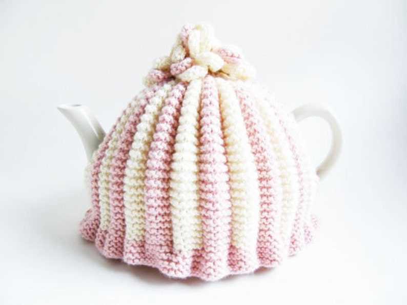 Free tea cosy knitting pattern