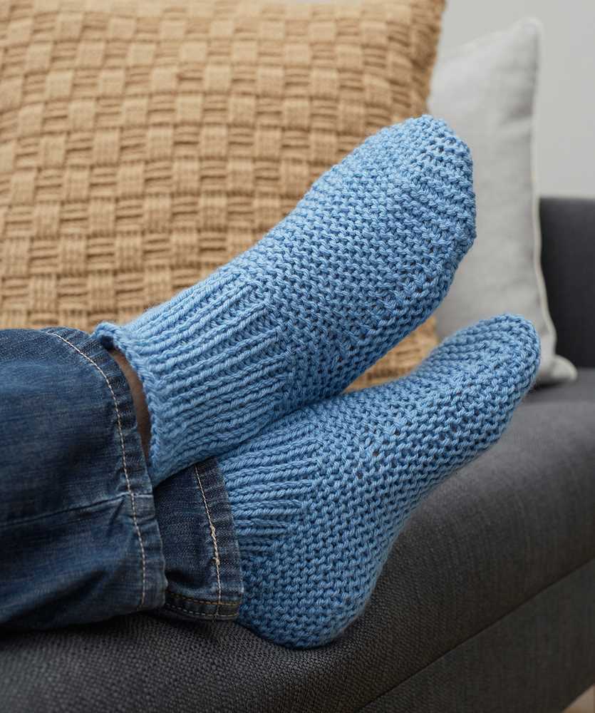 Free cable knit slipper pattern