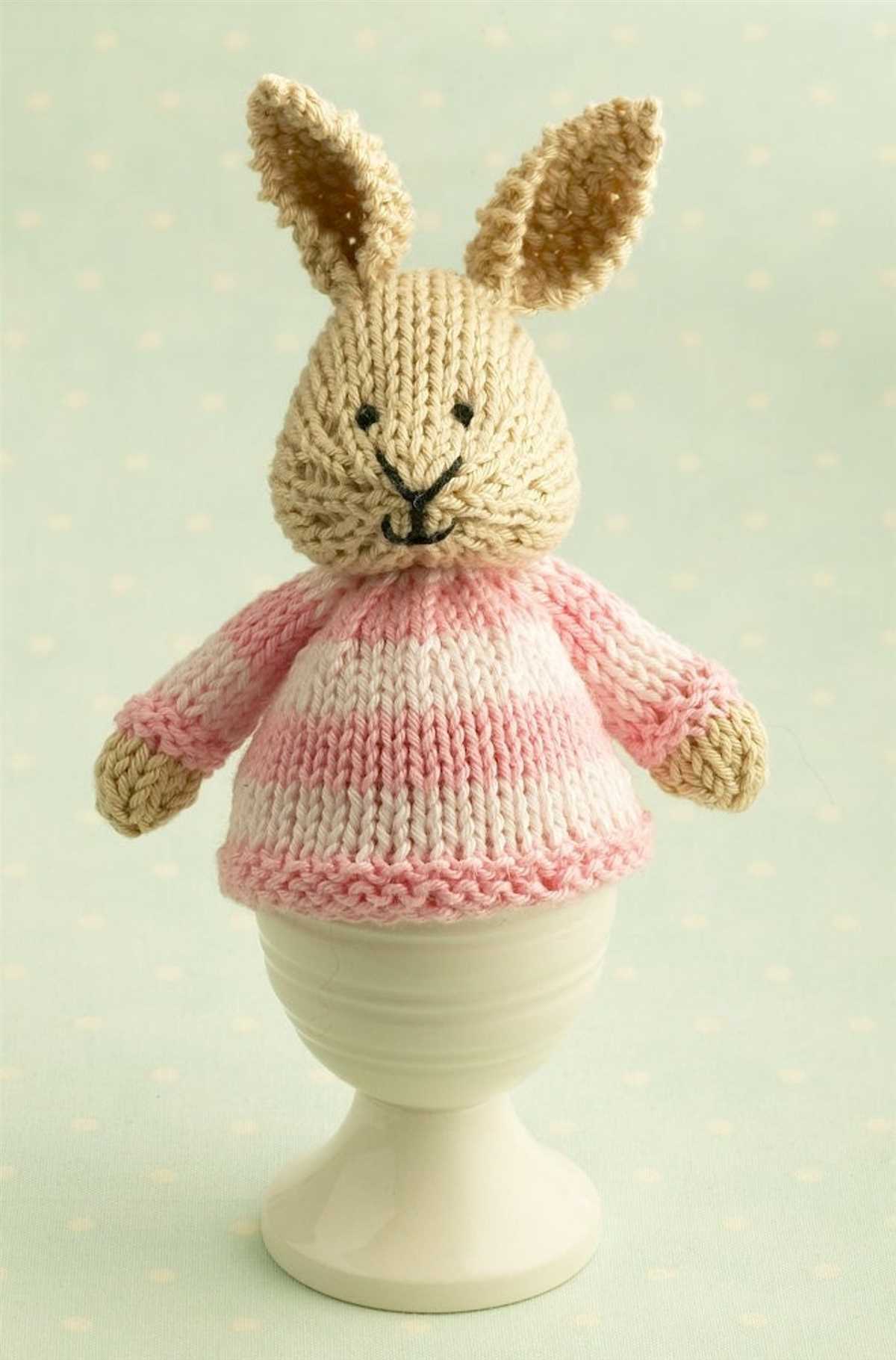 Free knitted bunny egg cosy pattern