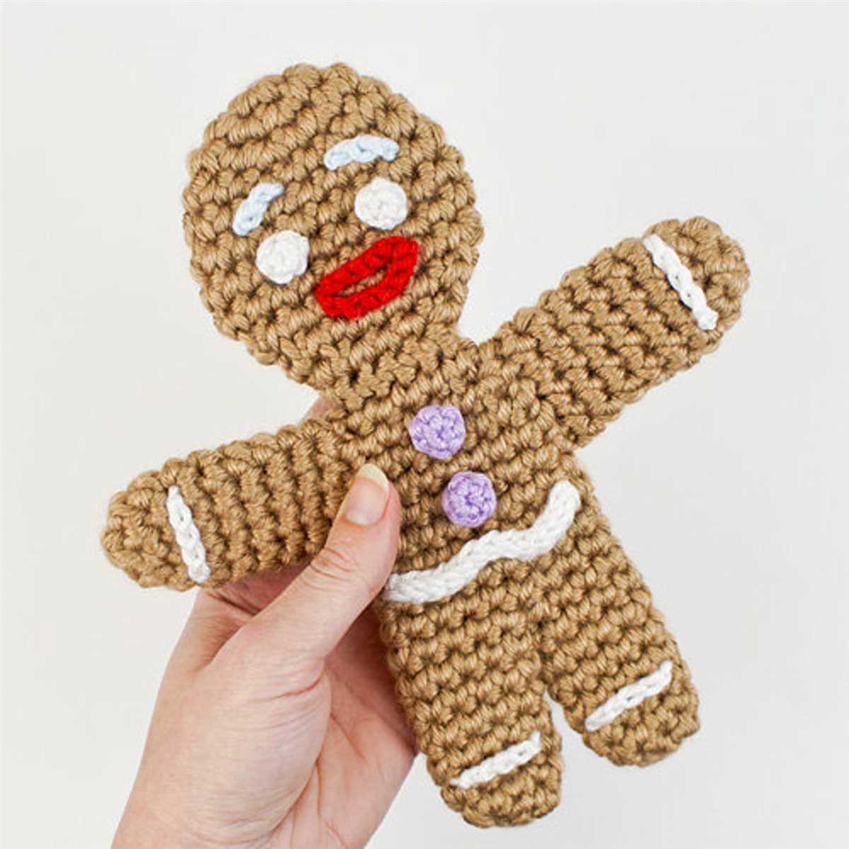 Free knitted gingerbread man pattern