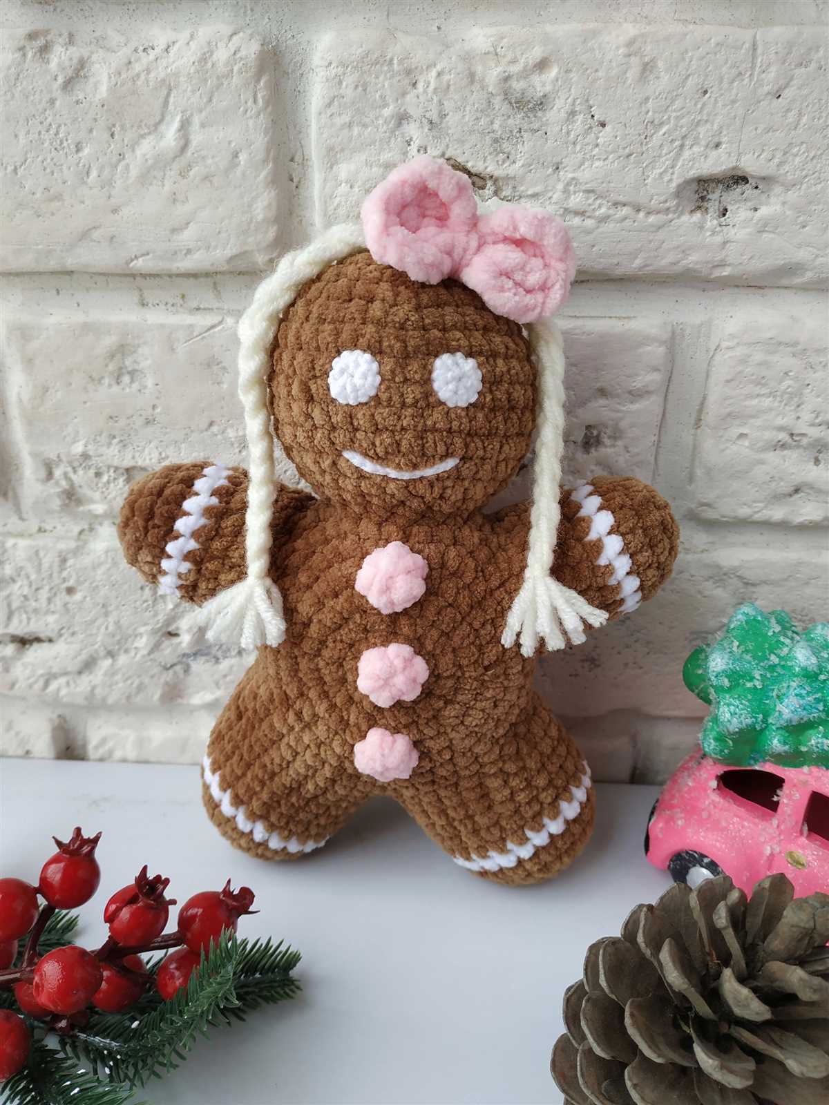 Free knitted gingerbread man pattern