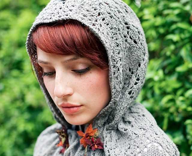 Free knitted hooded scarf pattern