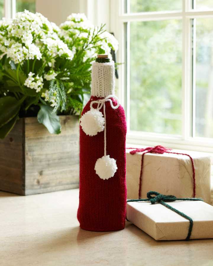 Free knitted wine bottle cozy pattern