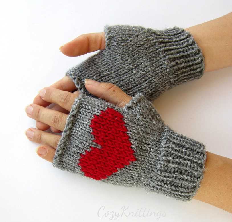 Free knitting pattern for wrist warmers uk